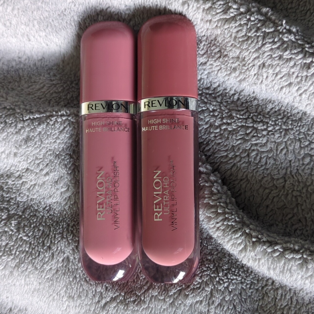 ✨ NWT REVLON lip polishes